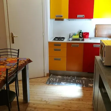 Διαμέρισμα La Casa Di Perpy Centro Storico Ιβρέα