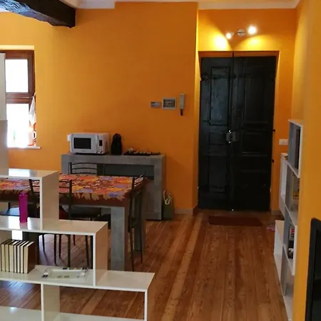 La Casa Di Perpy Centro Storico Ιβρέα